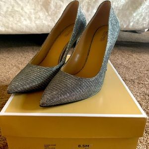 Michael Kors Clair chain mesh pumps. New! Size 8.5